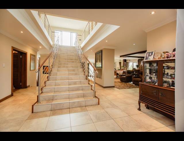 4 BEDROOM HOUSE FOR SALE IN COPPERLEAF ESTATE